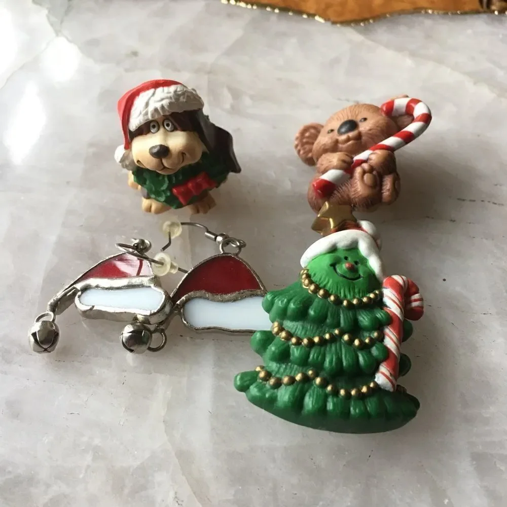 CUTE CHRISTMAS Earrings, 2 Pins & a Puppy!